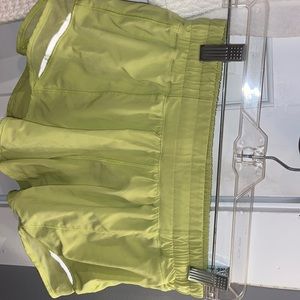 LIME GREEN LULUMENON 4" HOTTYHOT SHORTS